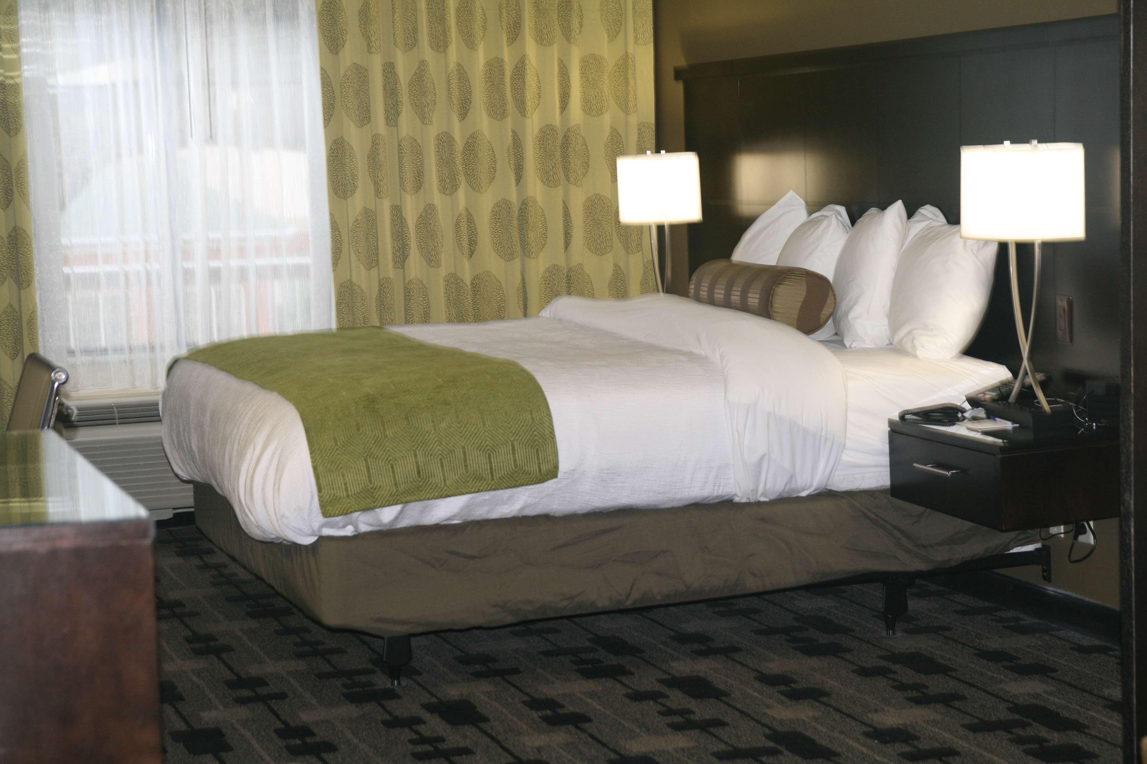 Best Western Plus University Inn Хаттисберг Экстерьер фото