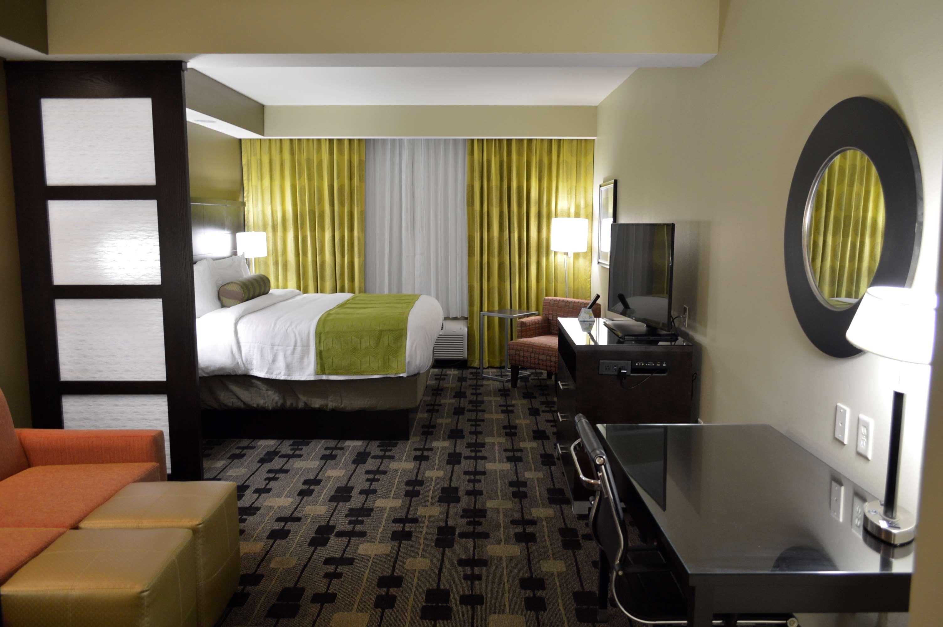 Best Western Plus University Inn Хаттисберг Экстерьер фото